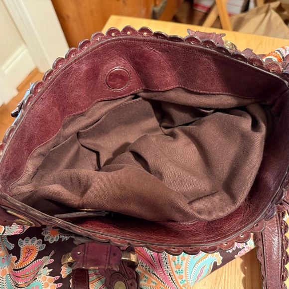 Isabella Fiore gorgeous colors and amazing leather work…detailed beading. - Picture 5 of 7